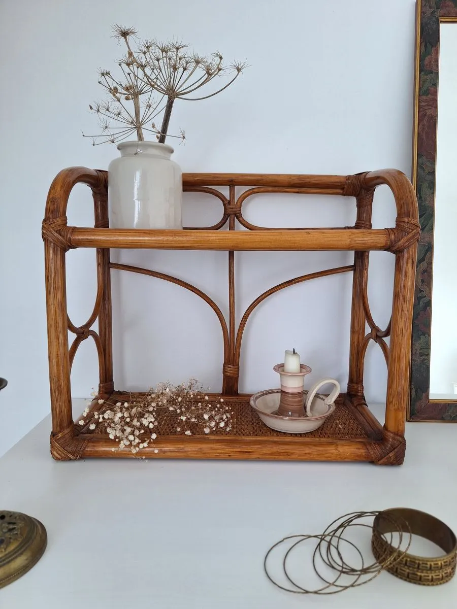 Etagère en rotin vintage
