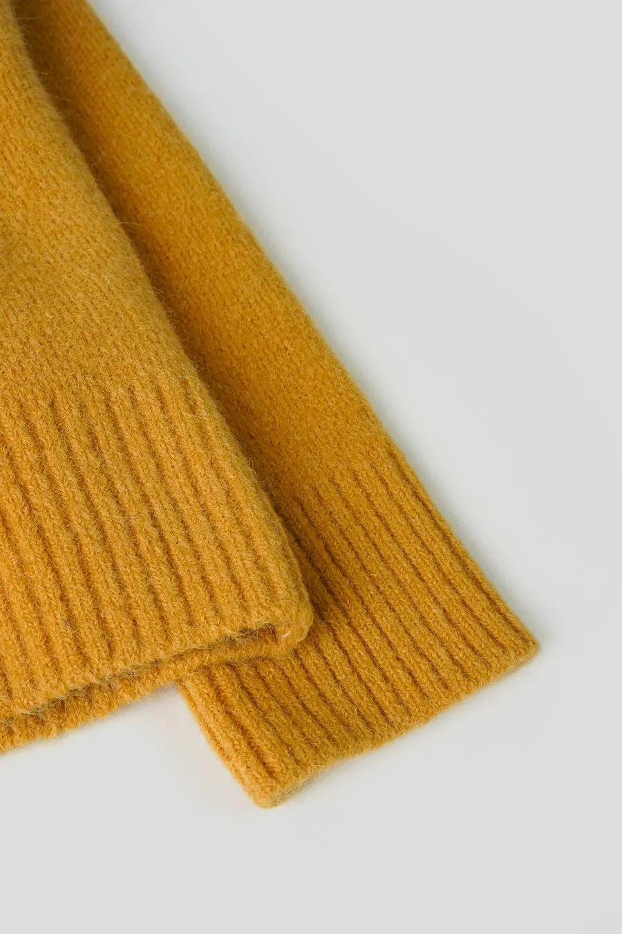 PULL EN ALPAGA AMI DE COEUR MOUTARDE